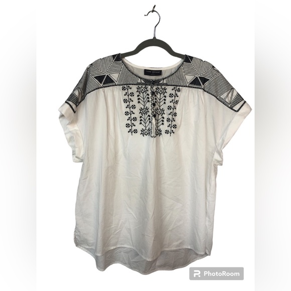 Lane Bryant Tops - Lane Bryant Women’s Top Embroidered Cuffed Sleeve High Low Hem Soft Cotton